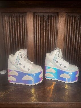 Dolls Kill YRU White Holographic Cloud Platform Sneakers RARE DISCONTINUED
